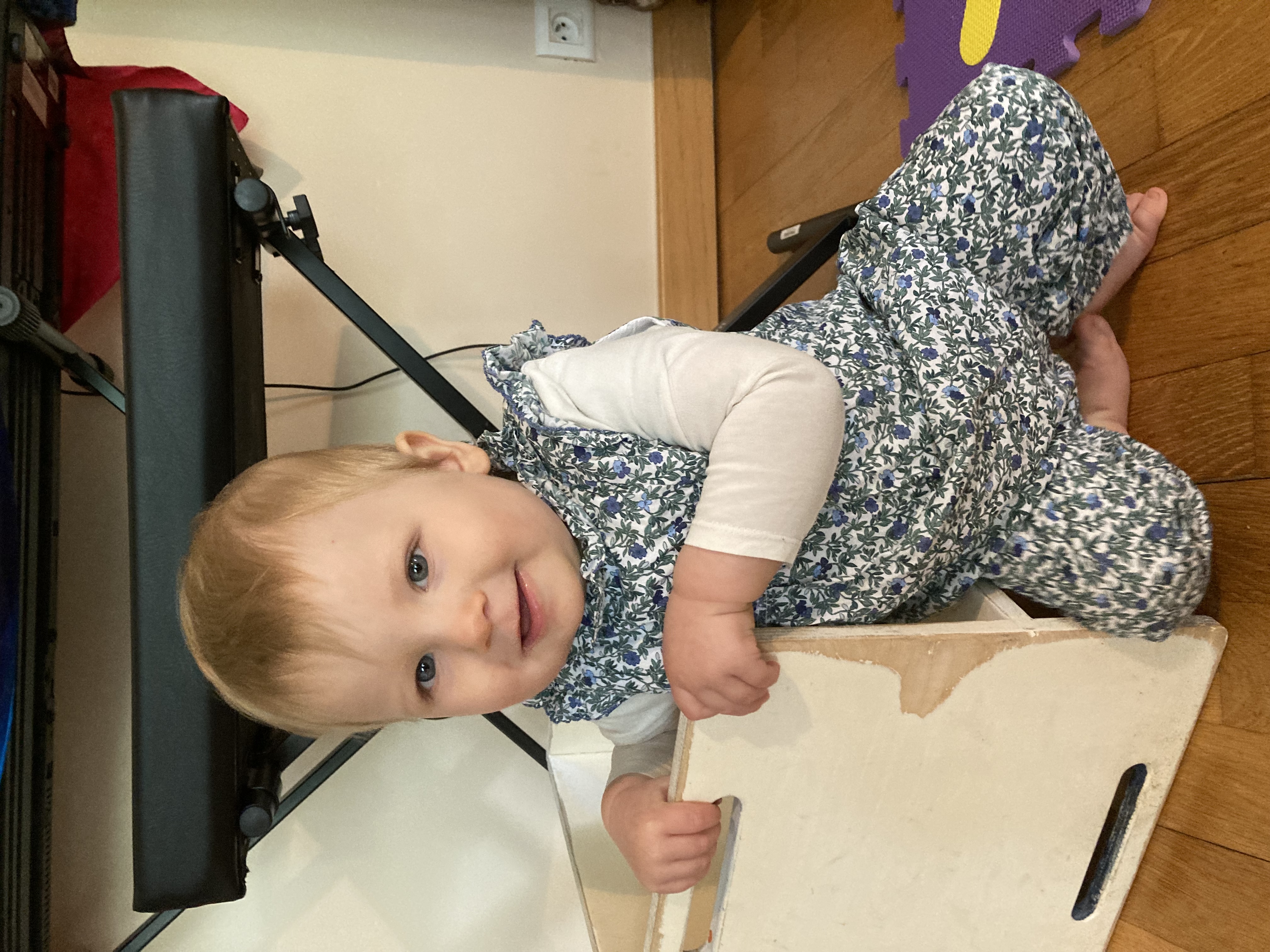 Met het stoeltje van Oma Corry